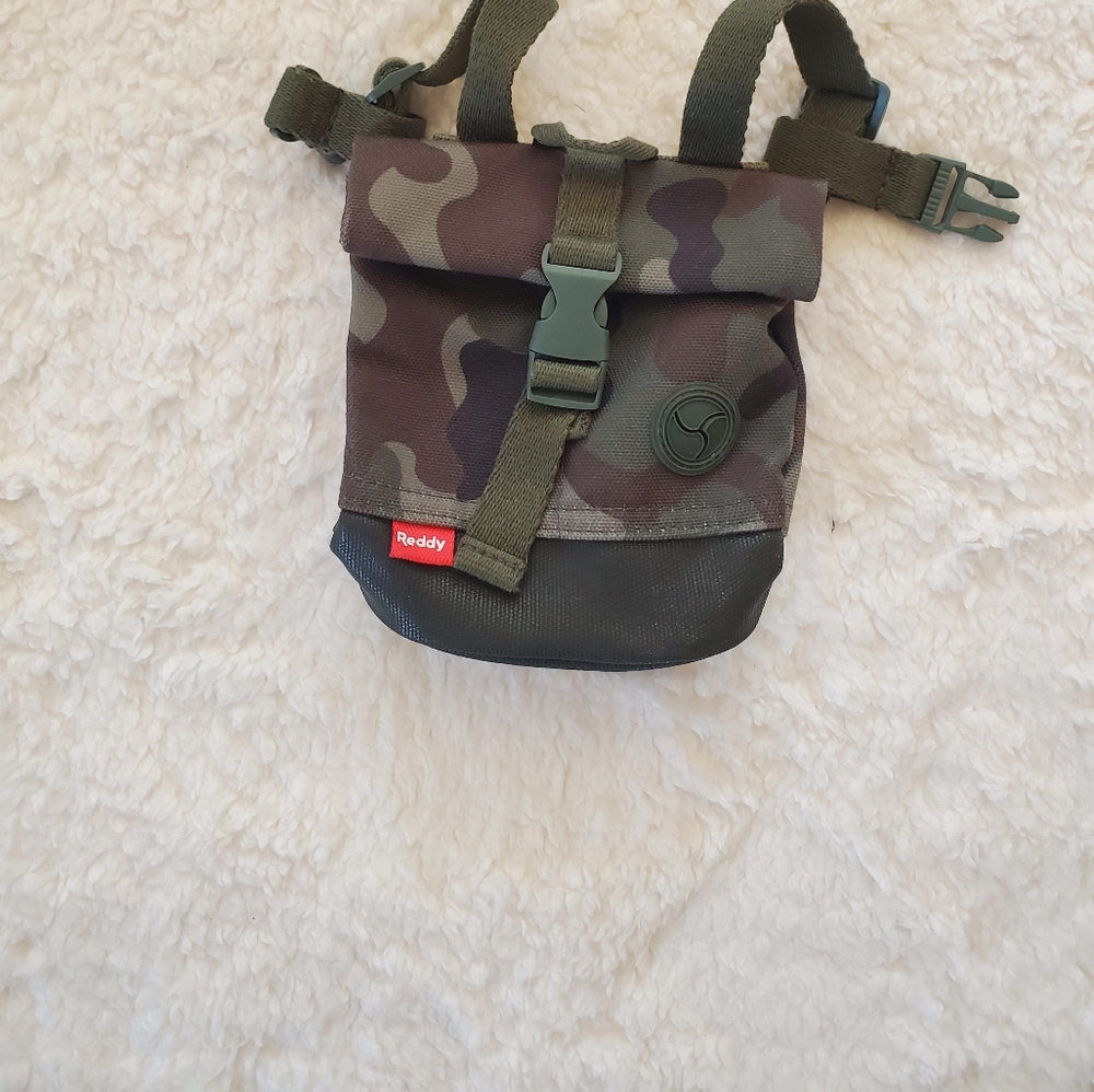 REDDY BACKPACK for Dogs. Green Camafloge.